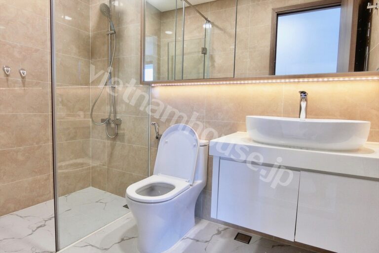 Cho thuê căn hộ 3 phòng ngủ Silver House Sunwah Tầng cao – View sông – Cầu Ba Son