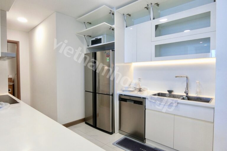 Cho thuê căn hộ 3 phòng ngủ Silver House Sunwah Tầng cao – View sông – Cầu Ba Son
