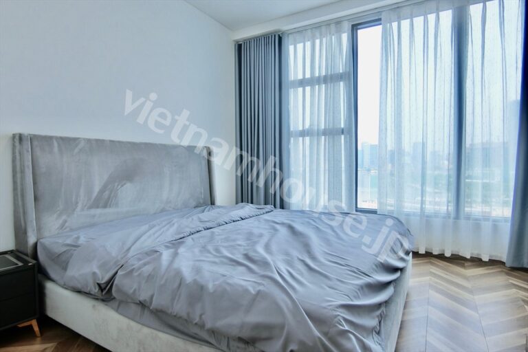 Cho thuê căn hộ 3 phòng ngủ Silver House Sunwah Tầng cao – View sông – Cầu Ba Son