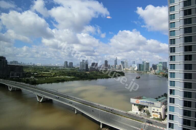 Cho thuê 3 phòng ngủ Golden House Sunwah  – Tầng cao, View sông, nhà đẹp