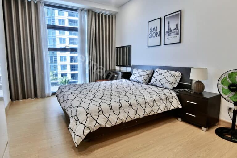 Thuê căn hộ 2PN Sunwah Pearl tầng thấp – View hồ bơi thoáng mát