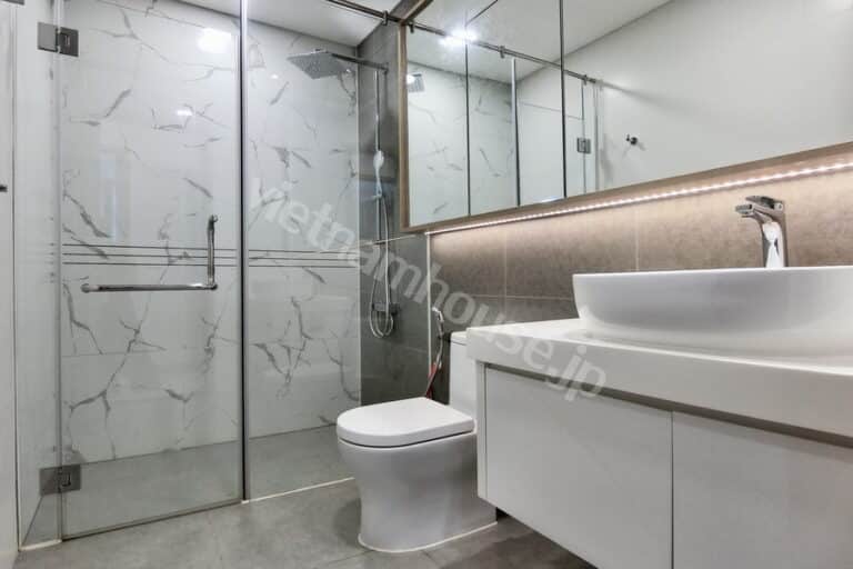 Thuê căn hộ 2PN Sunwah Pearl tầng thấp – View hồ bơi thoáng mát