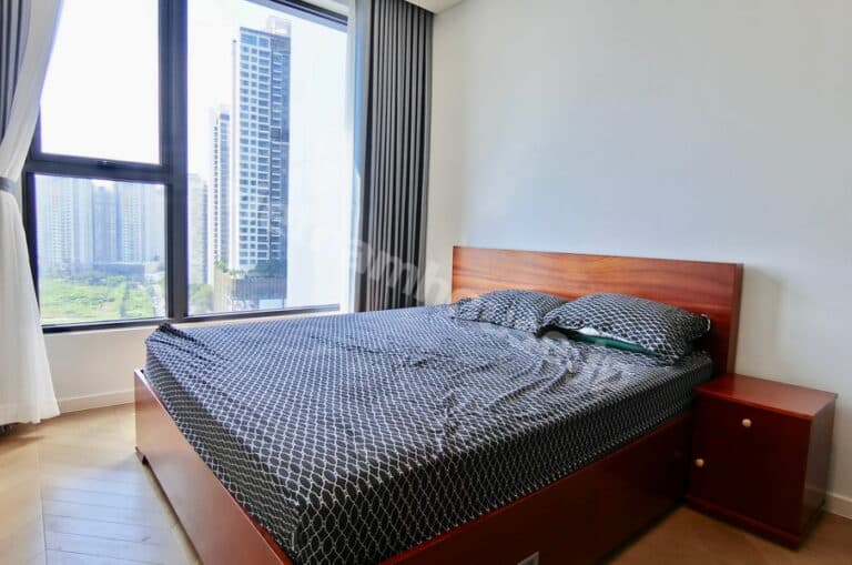 Cho thuê Lumiere Riverside 2PN với phong cách nội thất Việt Nam cổ điển