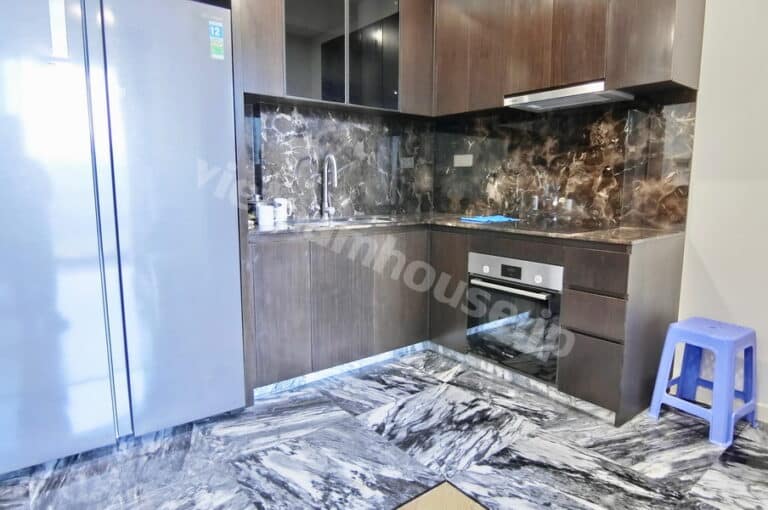 Cho thuê Lumiere Riverside 2PN với phong cách nội thất Việt Nam cổ điển