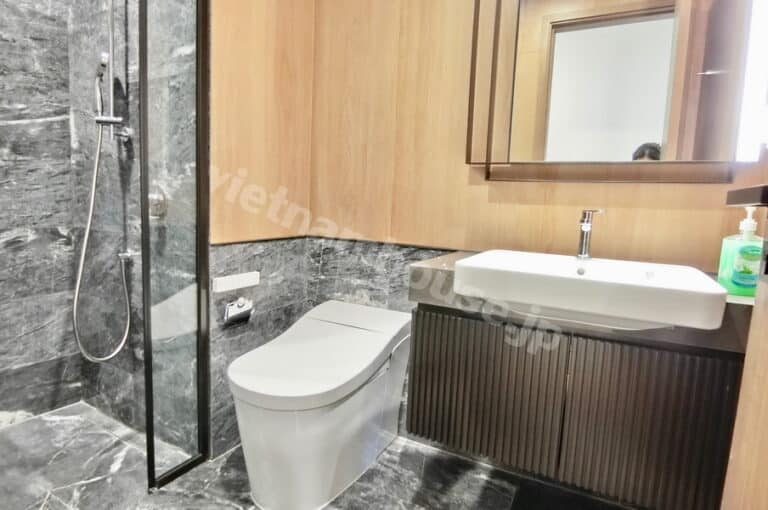 Cho thuê căn hộ 2PN Lumiere Riverside tầng trung – giá rẻ