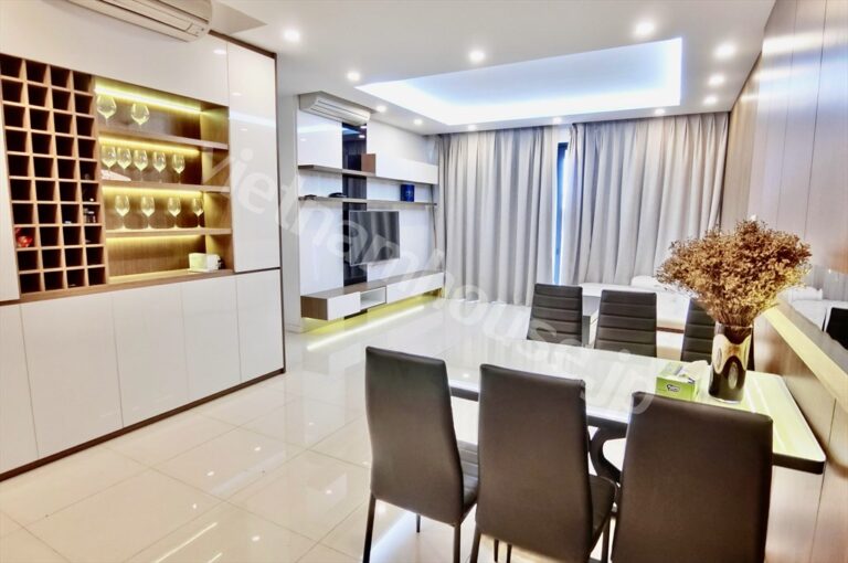 Cho thuê căn hộ 3 phòng ngủ Estella Heights – Tầng thấp, view hồ bơi
