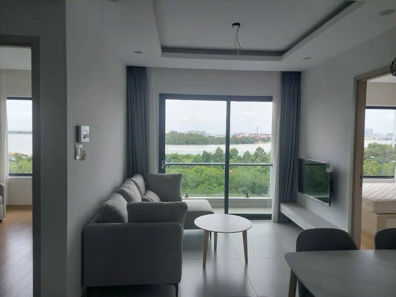 Thuê căn hộ 2PN New City tầng cao, view sông cực đẹp