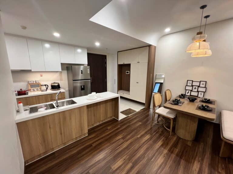 Cho thuê căn hộ 3 phòng ngủ One Verandah tầng cao, view sông