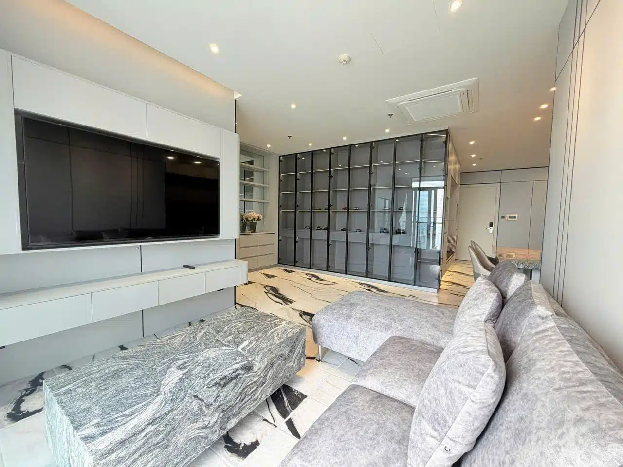 Cho thuê căn hộ 3PN Park 7 Vinhomes Central Park – Nội thất châu Âu, vào ở ngay