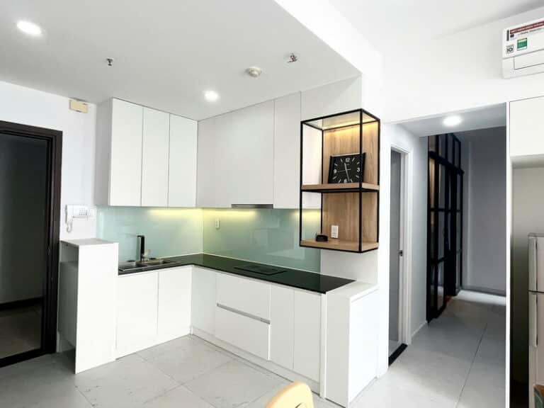Cho thuê 2 phòng ngủ Wilton Tower – view hồ bơi và Landmark, tầng đẹp