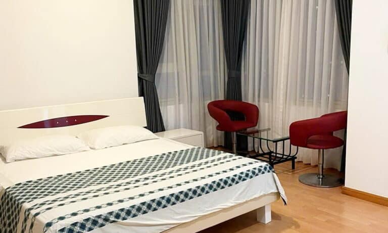 Saigon Pearl toà Sapphire bán căn hộ 3 phòng ngủ 135m2 view L81 thoáng mát