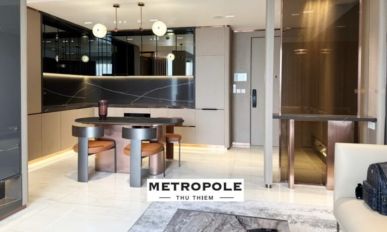 The Metropole khu Opera cho thuê căn 2 phòng ngủ nhà đẹp lầu cao thoáng