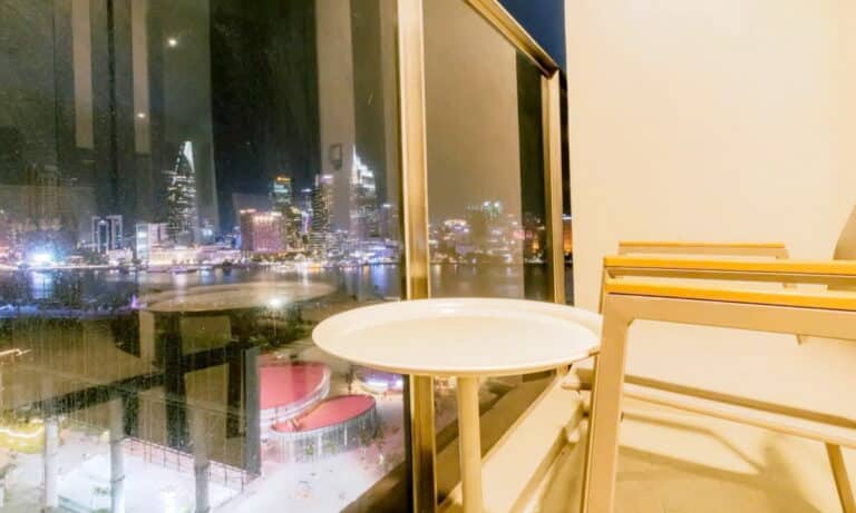The Metropole khu Opera căn 2 phòng ngủ cho thuê view sông nội thất đẹp