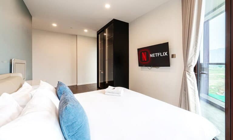 The Metropole Galleria cho thuê căn hộ 3 phòng ngủ đầy đủ nội thất view L81
