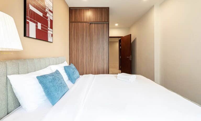 The Metropole Galleria cho thuê căn hộ 3 phòng ngủ đầy đủ nội thất view L81