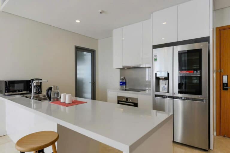 Căn hộ 3 phòng ngủ Đảo Kim Cương bán view hồ bơi, tầng đẹp, nội thất xịn