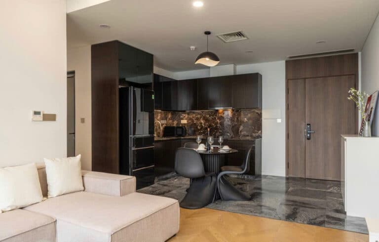 Căn hộ 3 phòng ngủ Lumiere Riverside bán tầng trung, nội thất đẹp