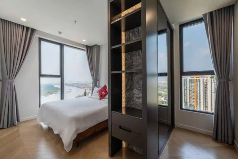 Căn hộ 3 phòng ngủ Lumiere Riverside bán tầng trung, nội thất đẹp