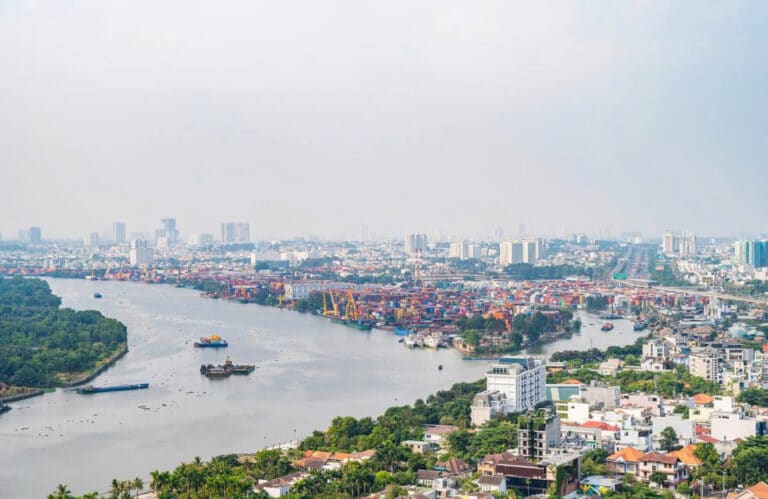 Căn hộ 3 phòng ngủ Lumiere Riverside bán tầng trung, nội thất đẹp