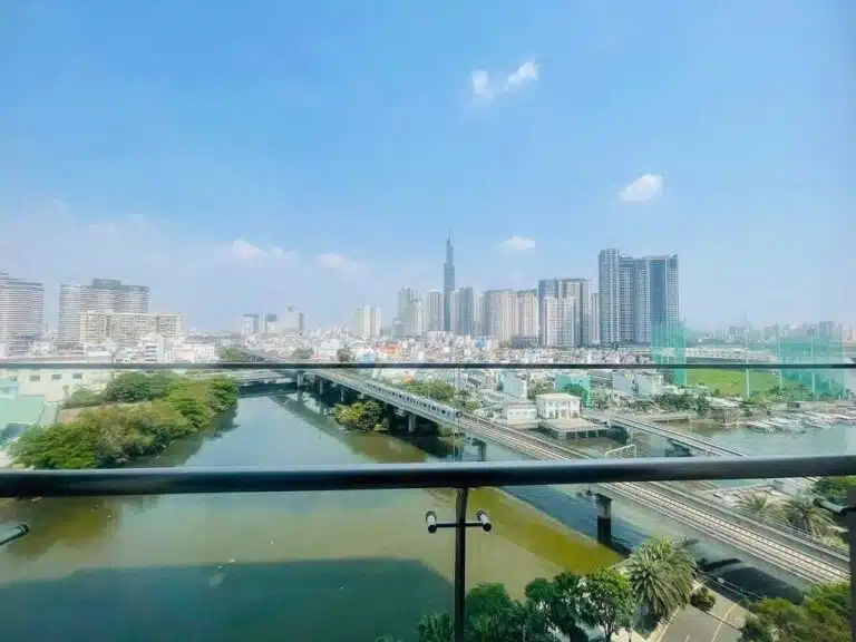 Bán căn hộ 2 phòng ngủ Aqua 4 Vinhomes Golden River – Tầng trung, View Sông