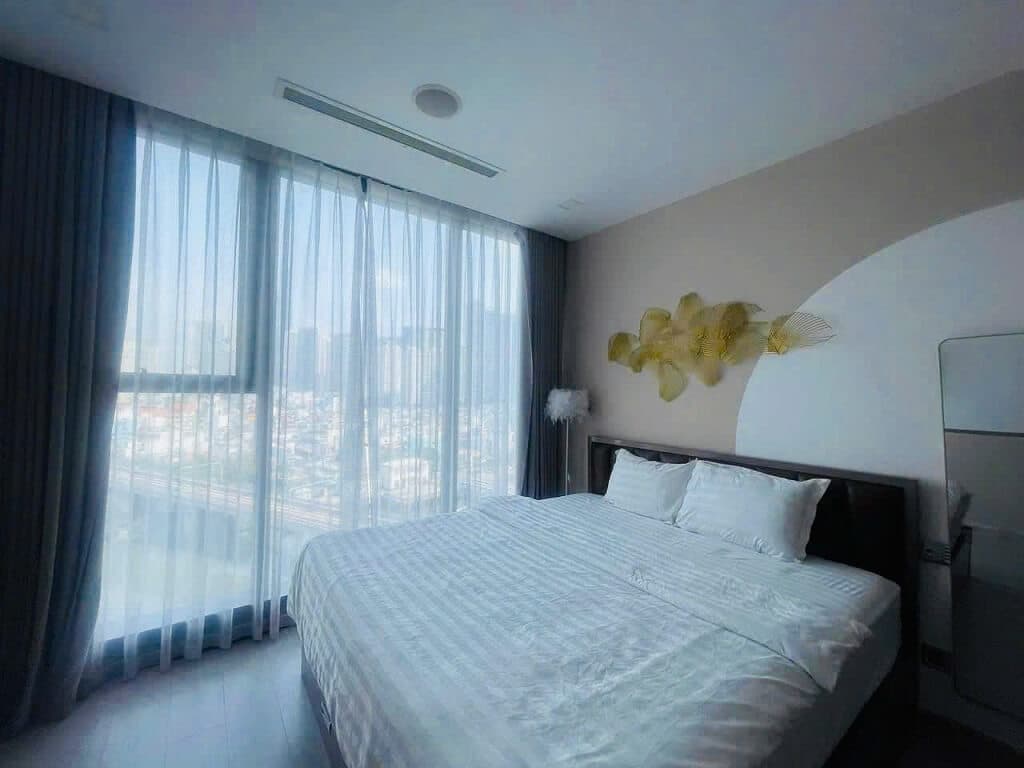 Bán căn hộ 2 phòng ngủ Aqua 4 Vinhomes Golden River – Tầng trung, View Sông