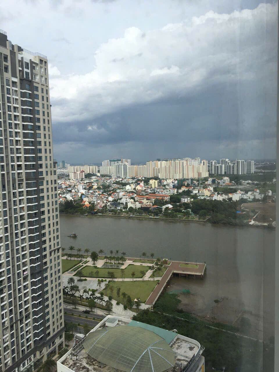 Thuê căn hộ 2PN Ruby 2 Saigon Pearl – Tầng Trung, View Landmark