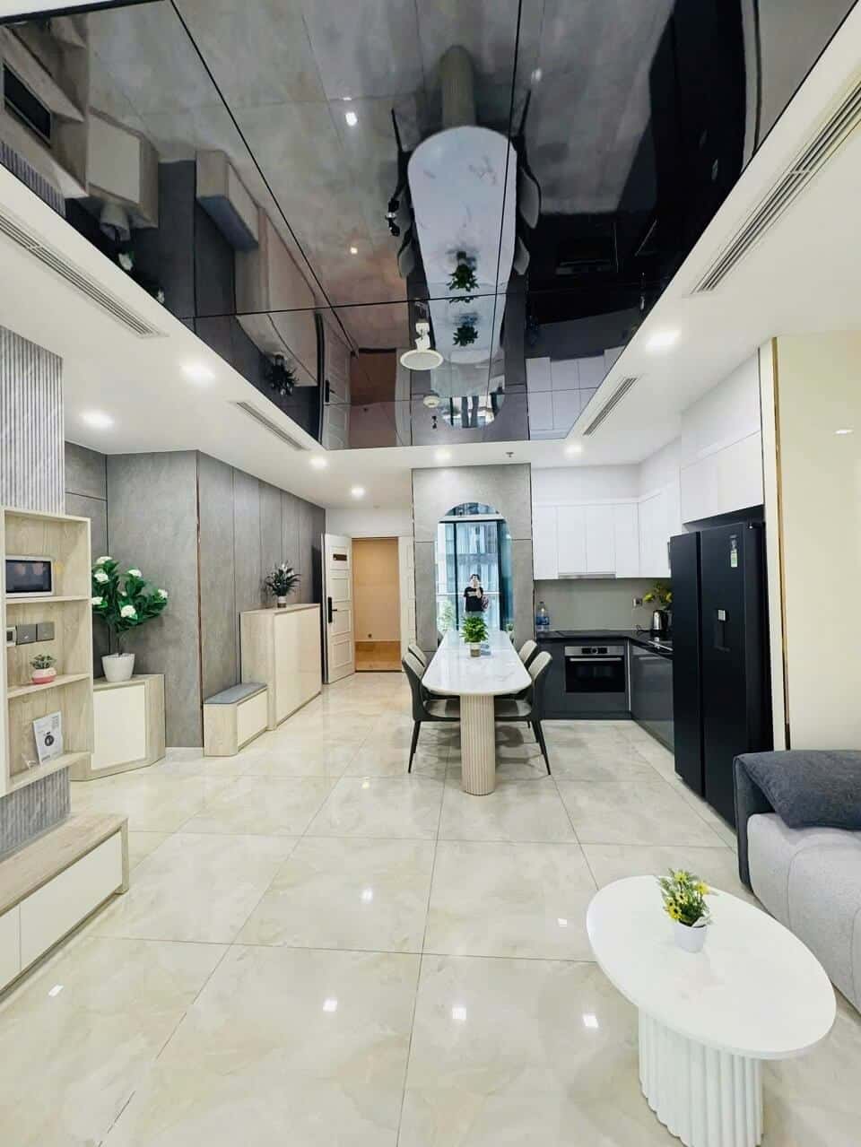 Căn hộ 2 phòng ngủ Lux 6 Vinhomes Golden River bán – Tầng trung, Full Nội Thất