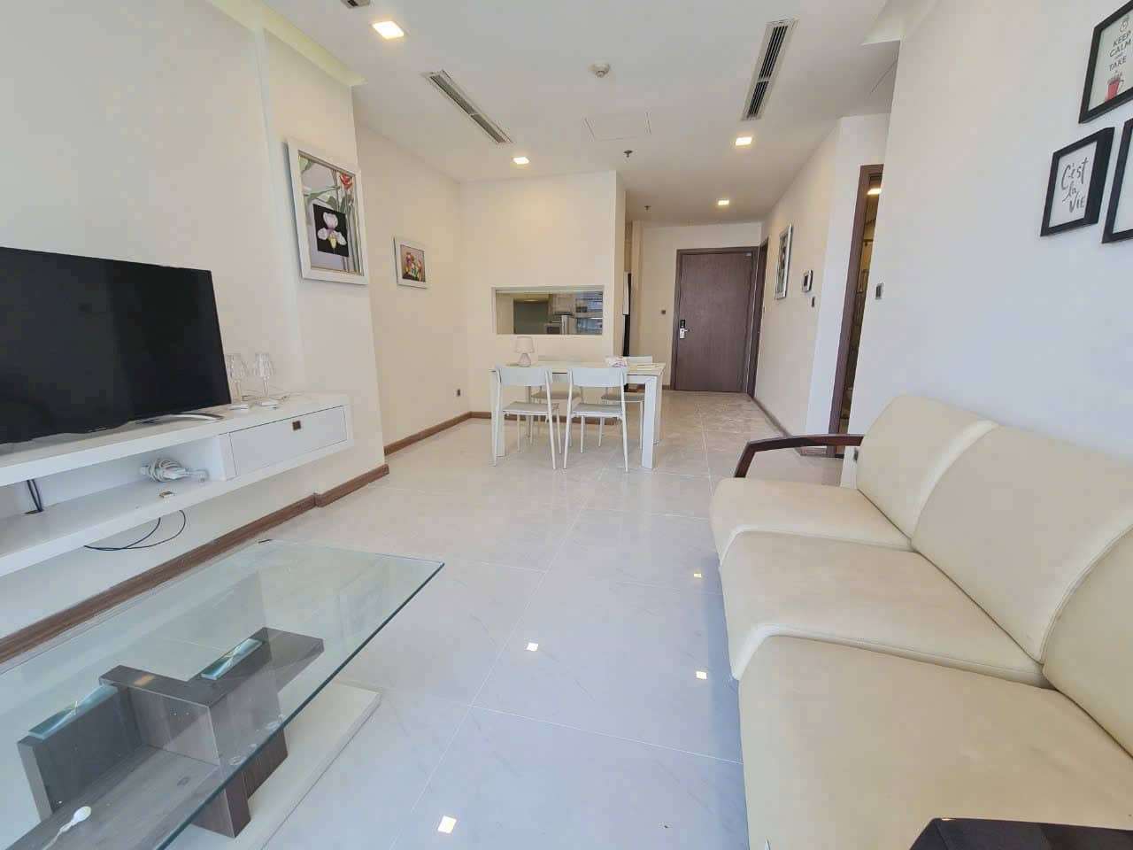 Cho thuê căn hộ 2 phòng ngủ Park 5 Vinhomes tầng Cao, View Công Viên